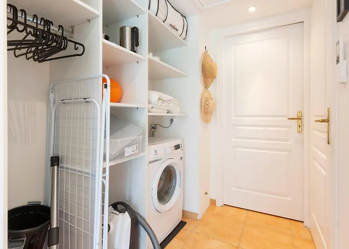 Exceptional 1-bedroom 300m From Garoupe Cap D'antibes