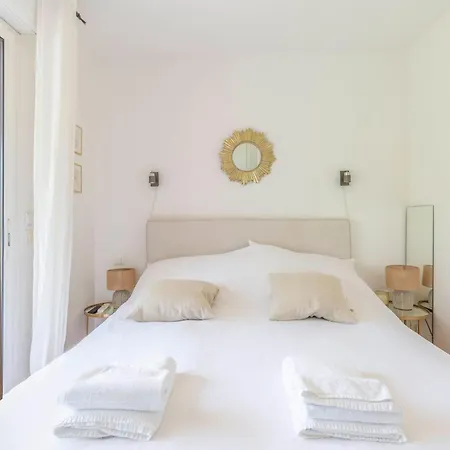 Exceptional 1-bedroom 300m From Garoupe Cap D'antibes 앙티브