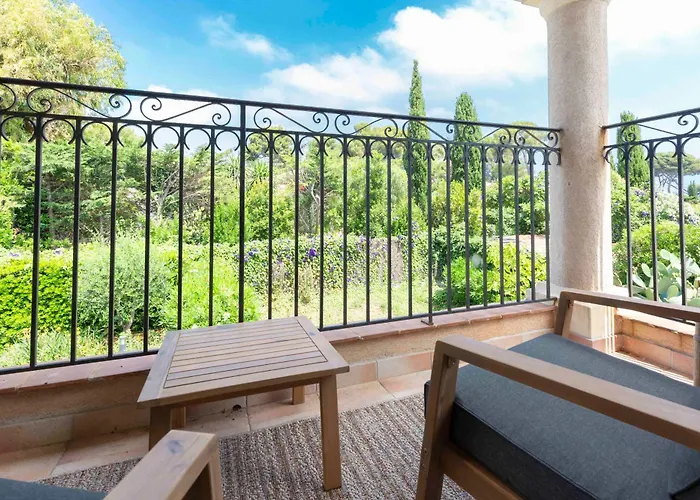 Exceptional 1-bedroom 300m From Garoupe Cap D'antibes Антиб